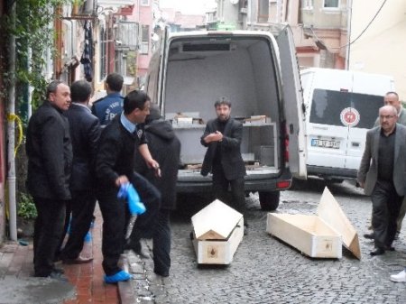 Fatih'te doğalgaz zehirlenmesi: 2 ölü