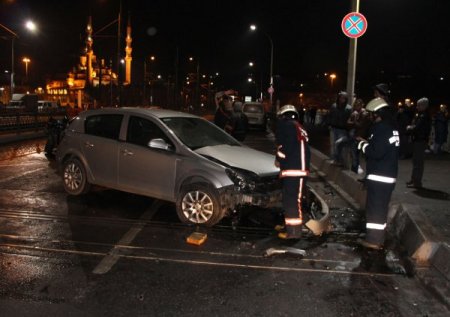 Fatih'te kaza: 2 yaralı