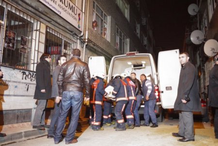 Fatih'te ölü bulunan Libyalı polis öğrenciler Adli Tıp'a götürüldü