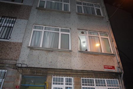 Fatih'te ölü bulunan Libyalı polis öğrenciler Adli Tıp'a götürüldü