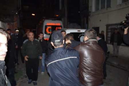 Fatih'te ölü bulunan Libyalı polis öğrenciler Adli Tıp'a götürüldü