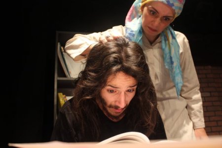 Fatih'ten üniversiteye giriş sınavına hazırlanan öğrencilere özel tiyatro