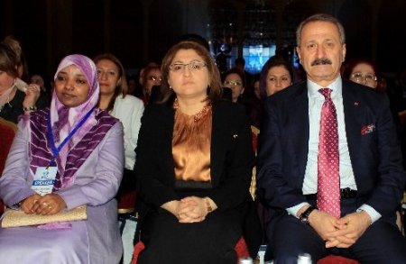 Fatma Şahin: Kadınların tam zamanlı mesaisi üzerinde çalışma yapıyoruz