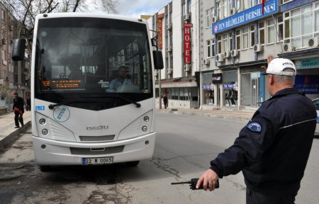 Fazla yolcu için koltuk söken midibüsler trafikten men edildi