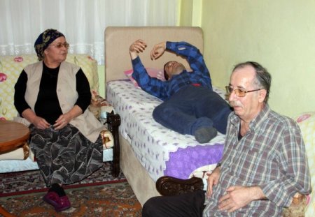 Fedakar koruyucu aile, özürlü olmasına rağmen çocukları Cumhur’a sahip çıktı