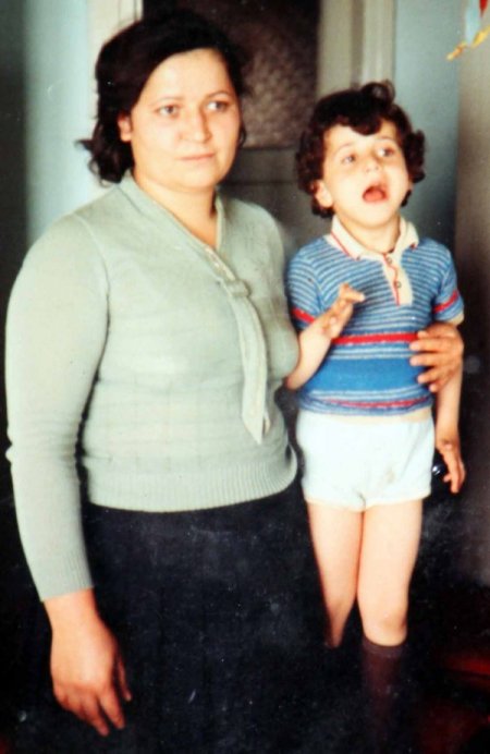 Fedakar koruyucu aile, özürlü olmasına rağmen çocukları Cumhur’a sahip çıktı