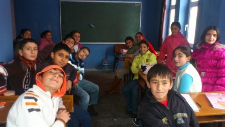 Fedakar öğretmenler her şartta eğitimli nesil için çalışıyorlar