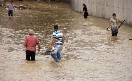 Felaket Fırsatçıları Bugün De Mesai Yaptı