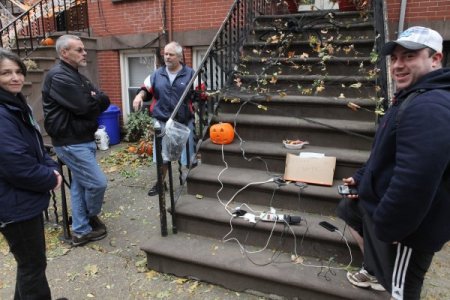Felaketin vurduğu bölgelerde halk dayanışma içinde