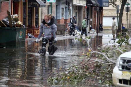 Felaketin vurduğu bölgelerde halk dayanışma içinde