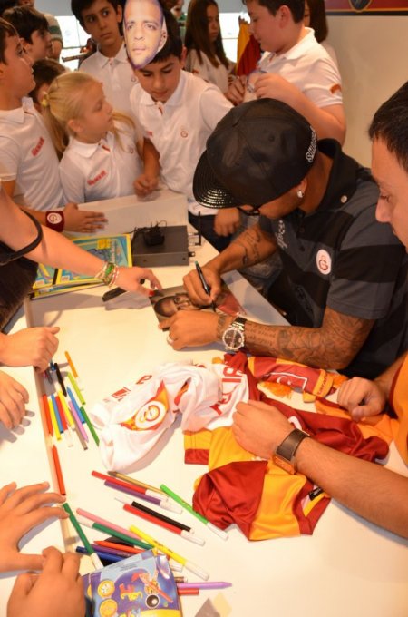 Felipe Melo ile Ülker Fan Zone'da çocuk saati