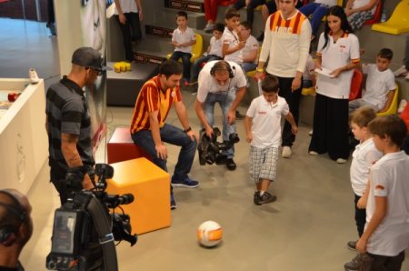 Felipe Melo ile Ülker Fan Zone'da çocuk saati