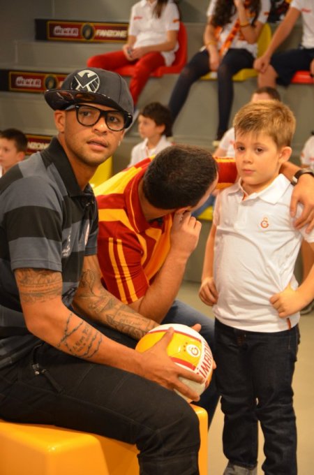 Felipe Melo ile Ülker Fan Zone'da çocuk saati