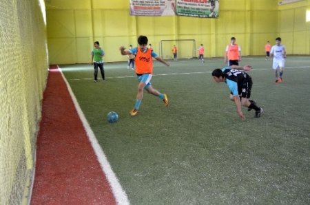 FEM Dershanesi'nin Bahar Futbol Turnuvası renkli görüntülere sahne oldu