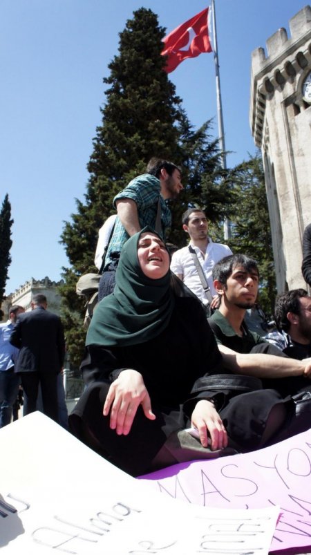 Fen-edebiyat Öğrencileri Öğretmenlik Haklarını Geri İstedi