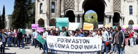 Fen-edebiyat Öğrencileri Öğretmenlik Haklarını Geri İstedi