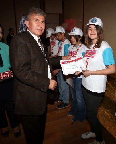 Fen-Matya sınavının başarılı öğrencileri ödüllendirildi