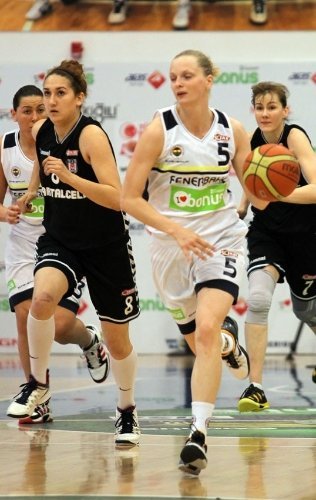 Fenerbahçe, Beşiktaş’ı 89 - 67 mağlup etti