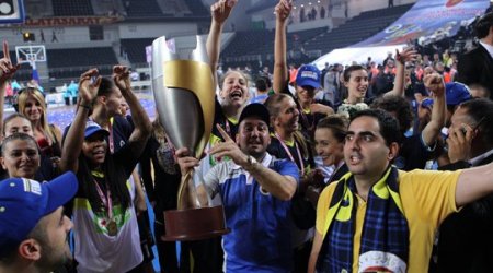 Fenerbahçe, Cumhurbaşkanlığı Kupası'nı müzesine götürdü