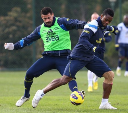 Fenerbahçe, Galatasaray maçına neşe içinde hazırlanıyor