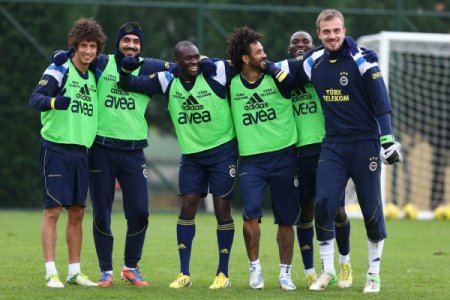 Fenerbahçe, Galatasaray maçına neşe içinde hazırlanıyor