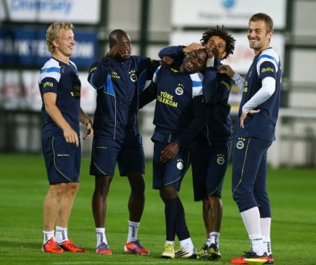 Fenerbahçe, MP Antalyaspor maçı için kampa girdi