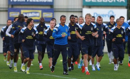 Fenerbahçe, Trabzonspor maçı için kampa girdi