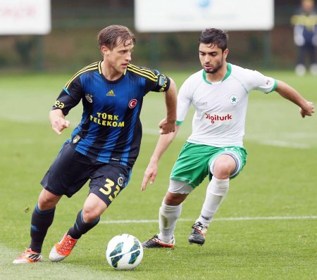 Fenerbahçe, Üsküdar Anadolu ile antrenman maçı yaptı