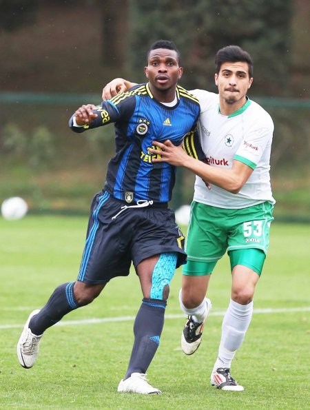 Fenerbahçe, Üsküdar Anadolu ile antrenman maçı yaptı