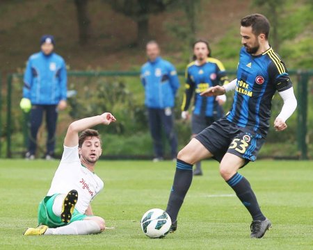 Fenerbahçe, Üsküdar Anadolu ile antrenman maçı yaptı