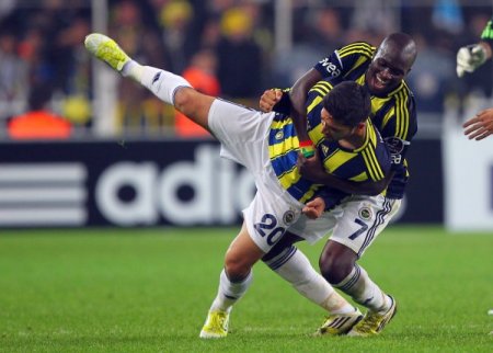 Fenerbahçe, zirve yarışın ortakları arasına girdi