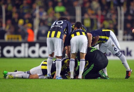 Fenerbahçe, zirve yarışın ortakları arasına girdi