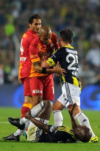 Fenerbahçe: 2 - Galatasaray: 1 (İlk yarı)