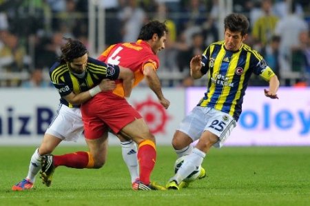 Fenerbahçe: 2 - Galatasaray: 1 (İlk yarı)