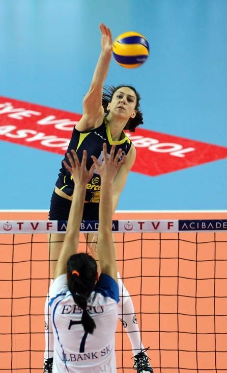 Fenerbahçe: 3 - İlbank: 0