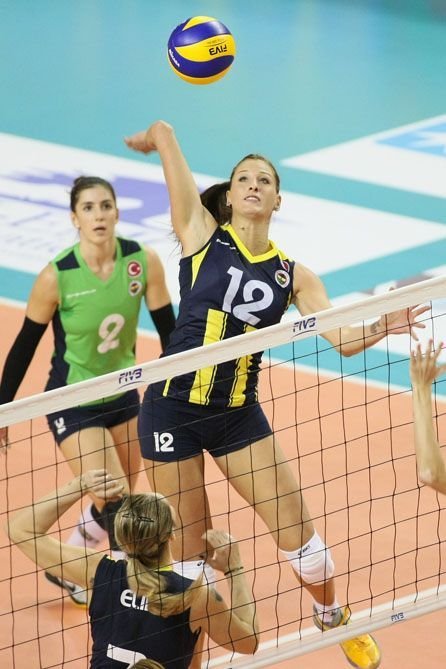 Fenerbahçe: 3 - Lancheras de Catano: 0