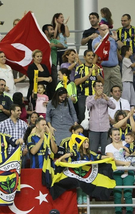 Fenerbahçe: 3 - Lancheras de Catano: 0