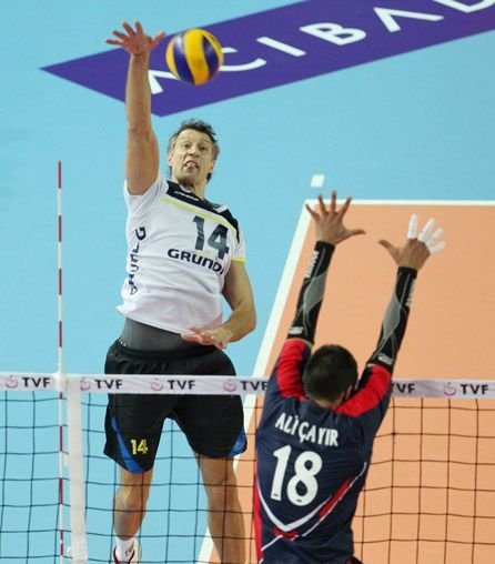 Fenerbahçe Grundig: 3 - Greenwich Saat TED Kolejliler: 0