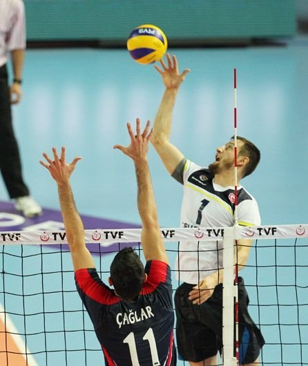 Fenerbahçe Grundig: 3 - Greenwich Saat TED Kolejliler: 0