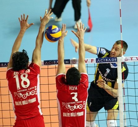 Fenerbahçe Grundig: 3 - Maliye Milli Piyango: 0