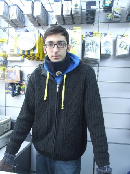Fenerbahçe lisanlı ürünleri satan TIR’ı Boğazlıyan’da yoğun ilgi gördü