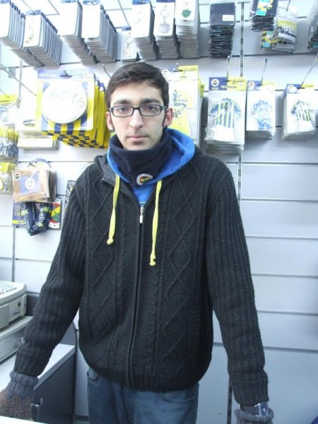 Fenerbahçe lisanlı ürünleri satan TIR’ı Boğazlıyan’da yoğun ilgi gördü