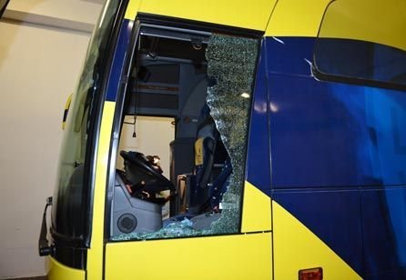 Fenerbahçe otobüsüne taşlı saldırı
