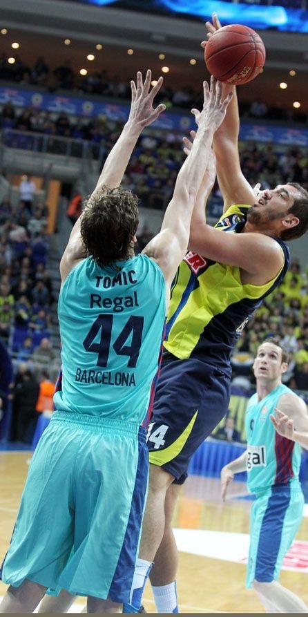 Fenerbahçe Ülker, Barcelona Regal'a evinde kaybetti