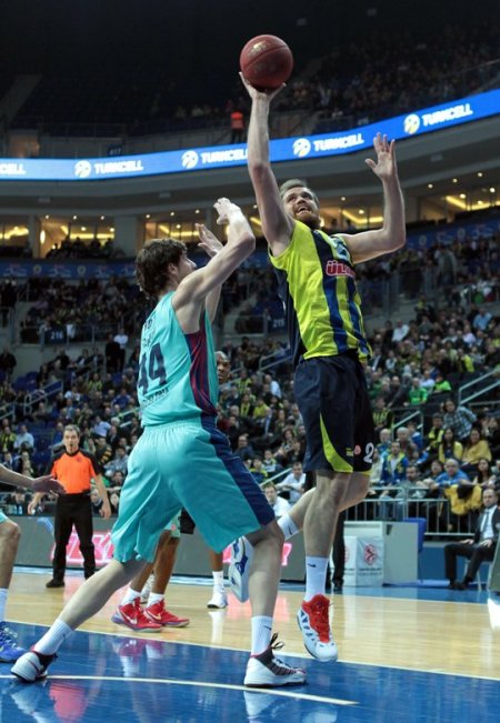 Fenerbahçe Ülker, Barcelona Regal'a evinde kaybetti