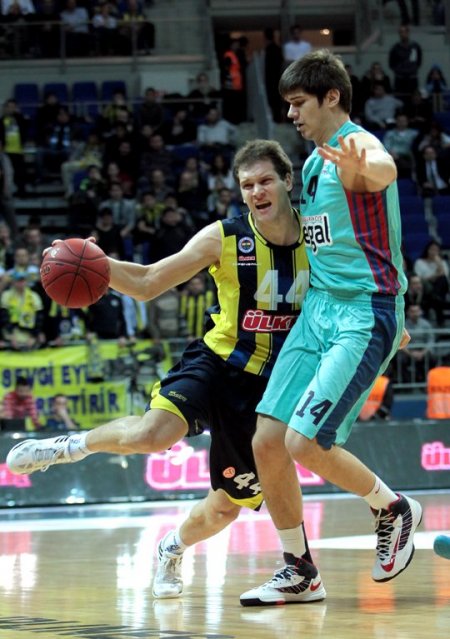 Fenerbahçe Ülker, Barcelona Regal'a evinde kaybetti