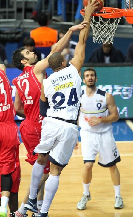 Fenerbahçe Ülker, Erdemir’i 82 - 77 mağlup etti