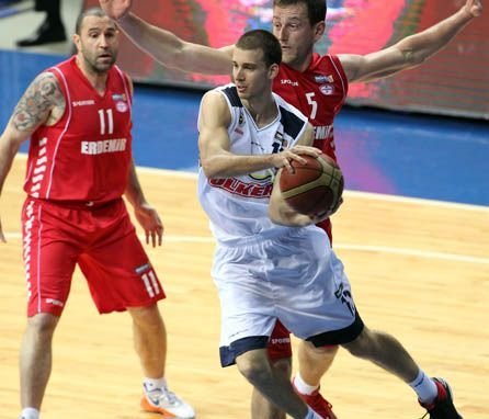 Fenerbahçe Ülker, Erdemir’i 82 - 77 mağlup etti