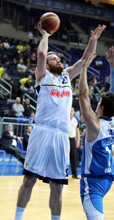 Fenerbahçe Ülker, Royal Halı Gaziantep Büyükşehir Belediyesi’ni 95-59 yendi