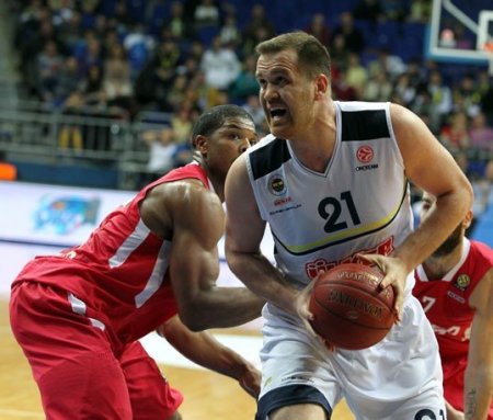 Fenerbahçe Ülker, son şampiyon Olimpiakos'a 78-73 mağlup oldu